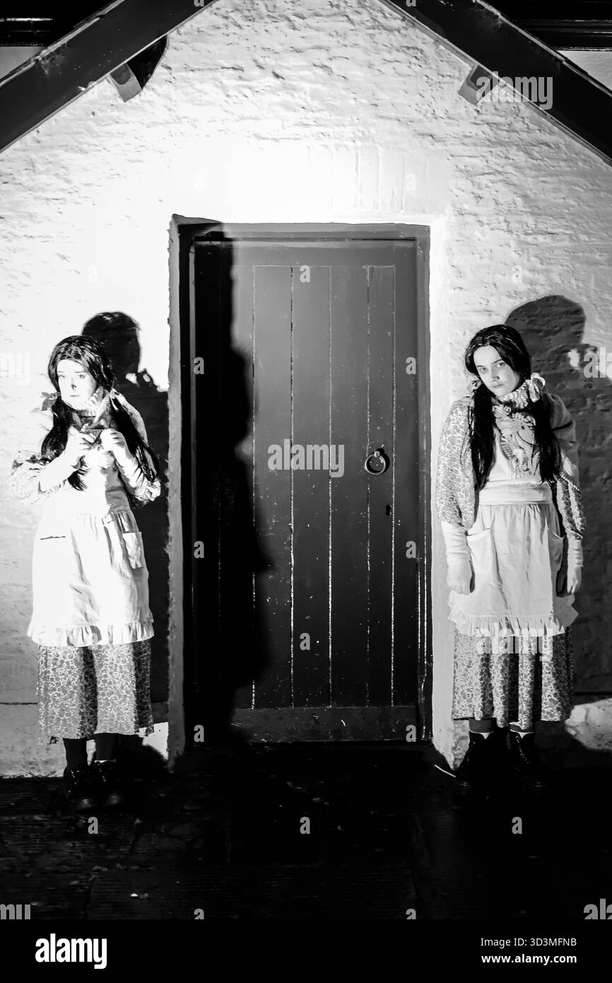 Activités d'Halloween au musée St Fagans du pays de Galles, Cardiff, faites des sentiers fantômes liés au folklore, aux légendes galloises et aux rituels du solstice d'hiver païen Banque D'Images