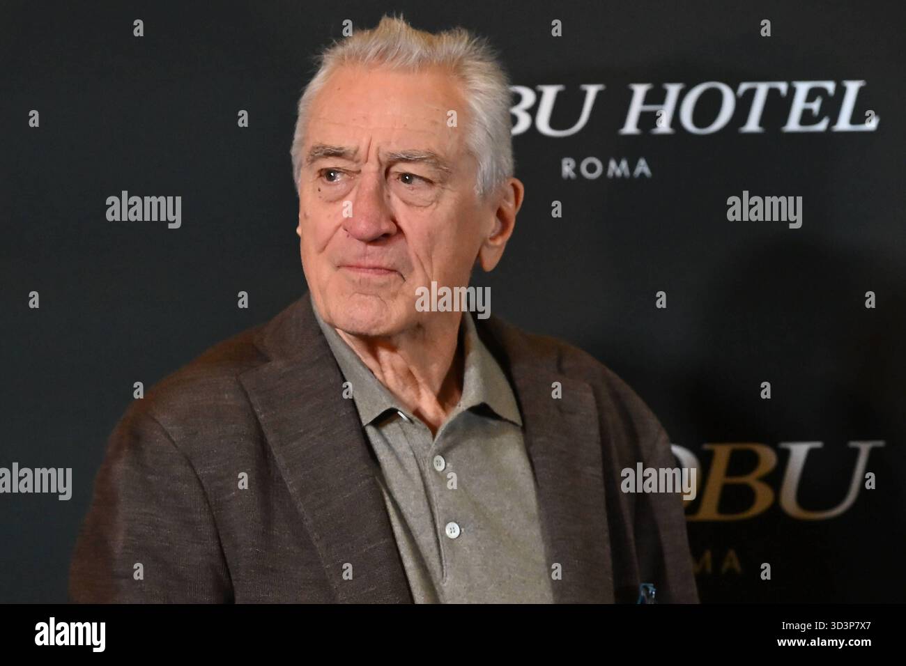 News - ouverture de l'hôtel Nobu à Rome Robert de Niro assistez à l'ouverture de l'hôtel Nobu à l'hôtel Nobu Rome le 6 novembre 2025 à Rome, Italie Rome Nobu Hotel Italie Copyright : xDomenicoxCippitellix/xLiveMediax LPN 2126198 Banque D'Images