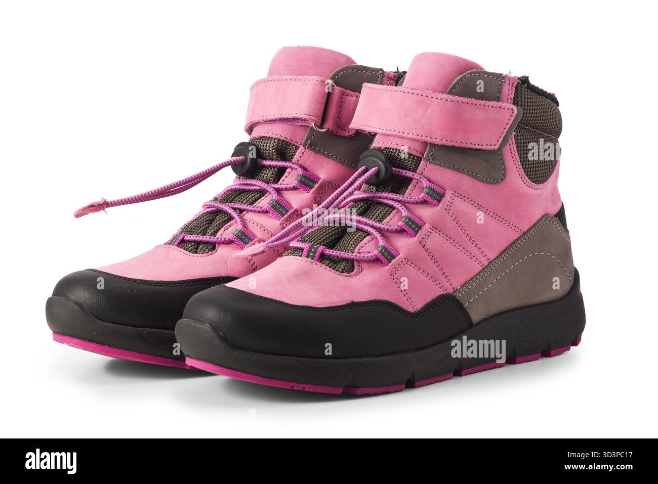 Chaussures pour enfants bottes de randonnée roses isolées sur fond blanc Banque D'Images