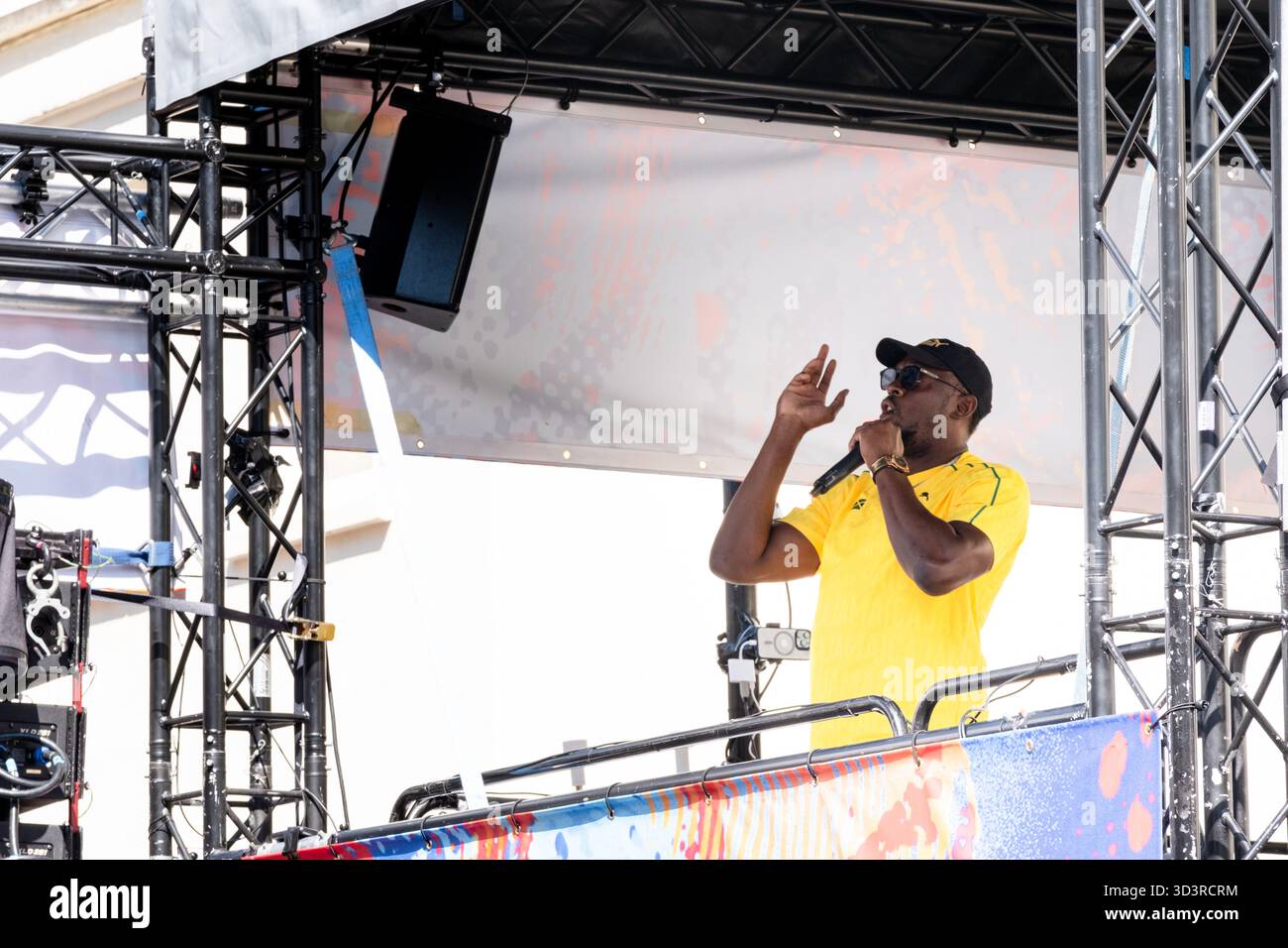 Notting Hill Rapper USAIN BOLT, RAP, NOTTING HILL CARNIVAL 2025 : la légende du sprint ...