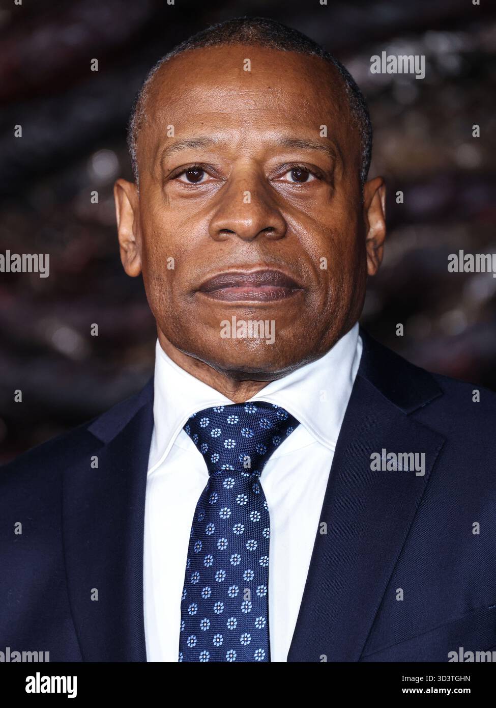 Hollywood, États-Unis. 07 novembre 2025. HOLLYWOOD, LOS ANGELES, CALIFORNIE, États-Unis - 6 NOVEMBRE : Sherman Augustus arrive à la première à Los Angeles de la saison 5 de 'Stranger Things' de Netflix qui a eu lieu au TCL Chinese Theatre IMAX le 6 novembre 2025 à Hollywood, Los Angeles, Californie, États-Unis. (Photo de Xavier Collin/image Press Agency) crédit : image Press Agency/Alamy Live News Banque D'Images