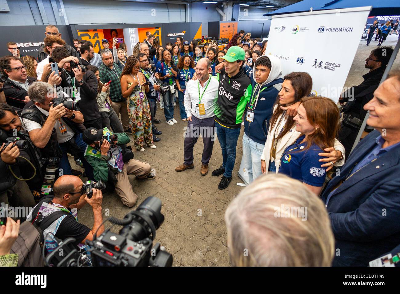 Alexander Albon (THA) - Williams Racing - Williams FW47 - Mercedes lors de la Journée des médias du Grand Prix de formule 1 MSC croisières de São Paulo 2025 à Autódromo José Carlos Pace, São Paulo, Brésil, avant la 21e manche du Championnat du monde de formule 1 FIA 2025 (6-9 novembre 2025). (Crédits : Unicode images/Alamy Live News) Banque D'Images