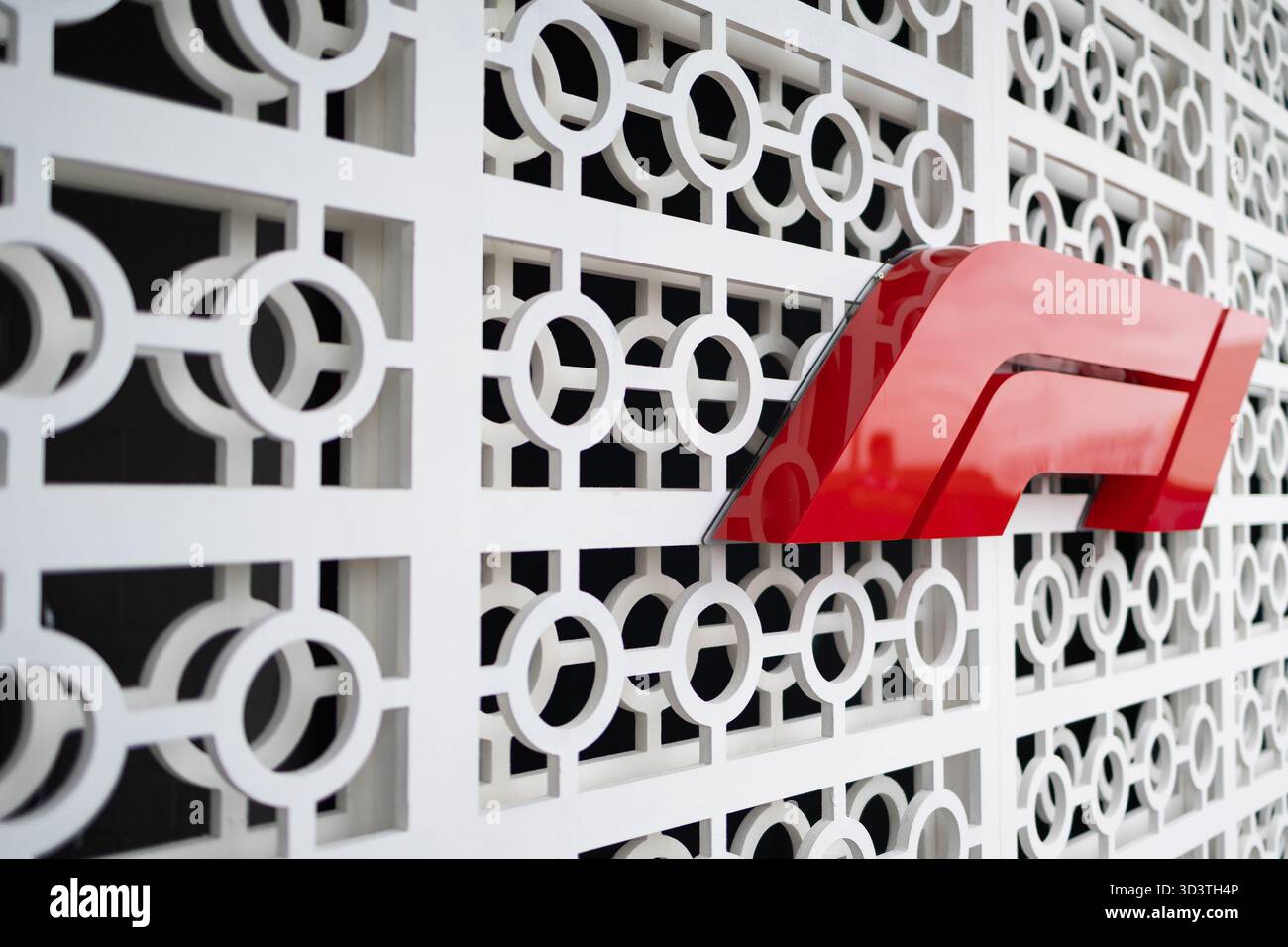 Logo F1 lors de la Journée des médias du Grand Prix de formule 1 MSC Cruises São Paulo 2025 à Autódromo José Carlos Pace, São Paulo, Brésil, avant la 21e manche du Championnat du monde FIA de formule 1 2025 (6-9 novembre 2025). (Crédits : Unicode images/Alamy Live News) Banque D'Images