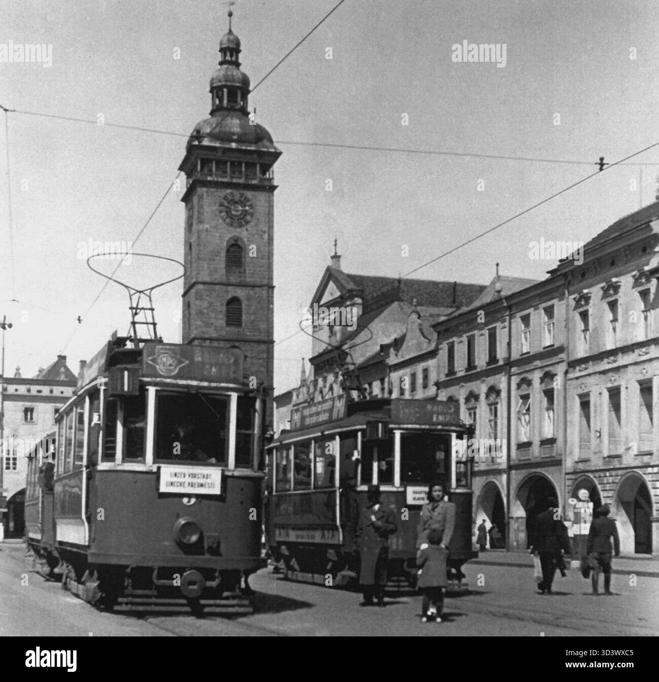 Un regard historique sur les tramways de Budweis (Ceské Budejovice) après 1918, mettant en valeur le système de transport et le développement urbain de la ville tchèque. Banque D'Images