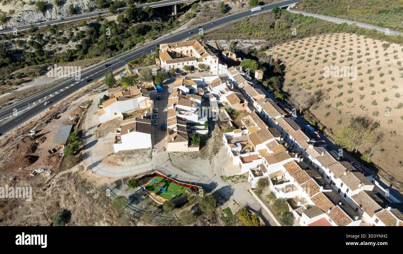 Vue aérienne du hameau de Villanueva del Cauche dans la province de Málaga, Espagne Banque D'Images