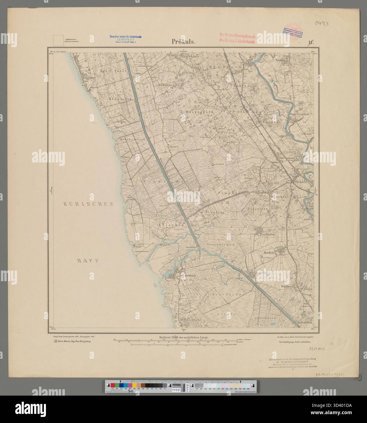La carte Messtischblatt de Prokuls de 1912, créée par la Königlich Preußische Landesaufnahme, offre une vue détaillée de la région à l'échelle 1 :25 000. Cette carte a été utilisée pour l'arpentage et les opérations militaires en Prusse au début du XXe siècle. Banque D'Images