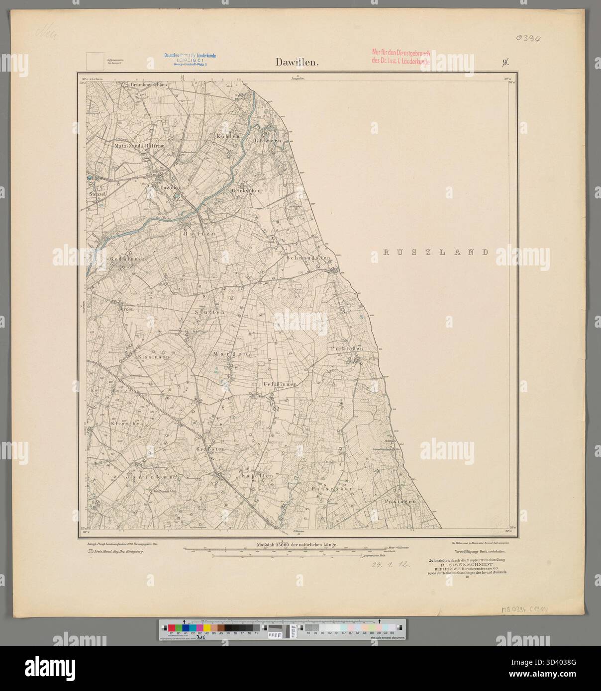 Cette carte Messtischblatt de 1911 de Dawillen, créée par la Königlich Preußische Landesaufnahme, est mise à l'échelle à 1 :25,000. Il offre des caractéristiques topographiques détaillées de la région, utilisées à des fins militaires, arpentage et administratives au début du XXe siècle en Prusse. Banque D'Images
