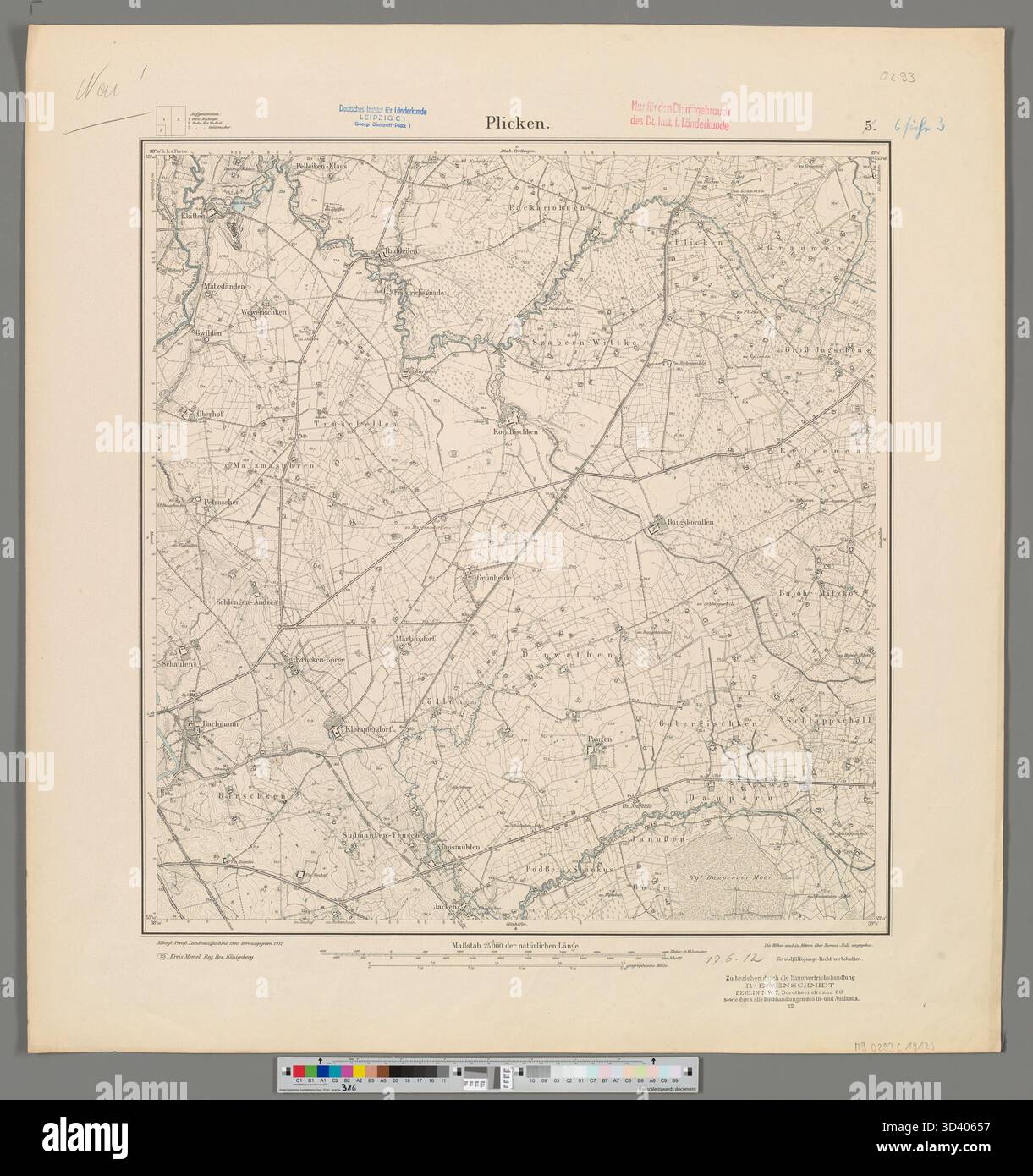 Cette carte Messtischblatt de Plicken de 1912, produite par la Königlich Preußische Landesaufnahme, montre la région à une échelle de 1 :25,000. Il fait partie d'une série de cartes topographiques détaillées créées pour l'arpentage et la gestion des terres en Prusse au début du XXe siècle. Banque D'Images