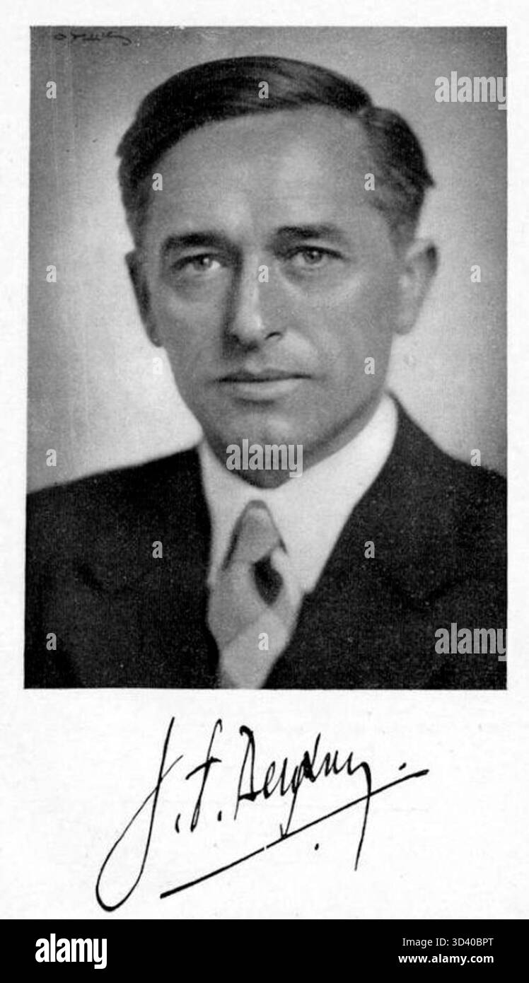 Professeur ir. J. F. Berghoef, photographié en 1948, était une figure éminente dans le domaine de l'ingénierie aux pays-Bas. Ses contributions dans le domaine de l'ingénierie ont été importantes dans la période d'après-guerre. Banque D'Images