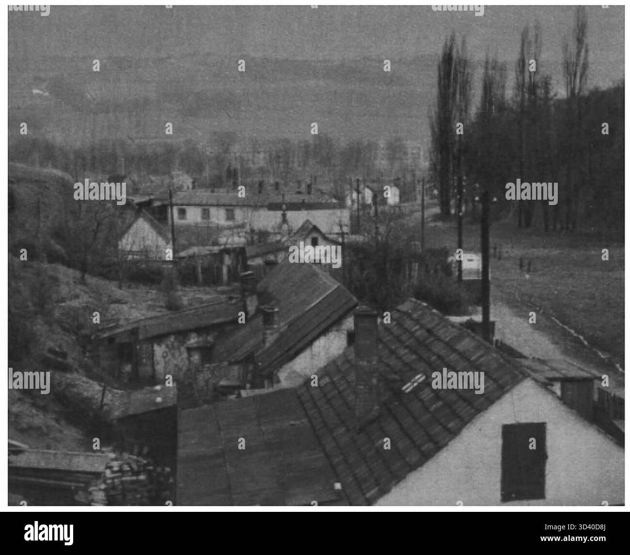 Une photographie d'avant 1940 d'une partie de la colonie d'urgence Hliník à Prague, établie dans les années 1920 La colonie, qui existait jusqu'aux années 1960, abritait des populations marginalisées avant la première Guerre mondiale Banque D'Images