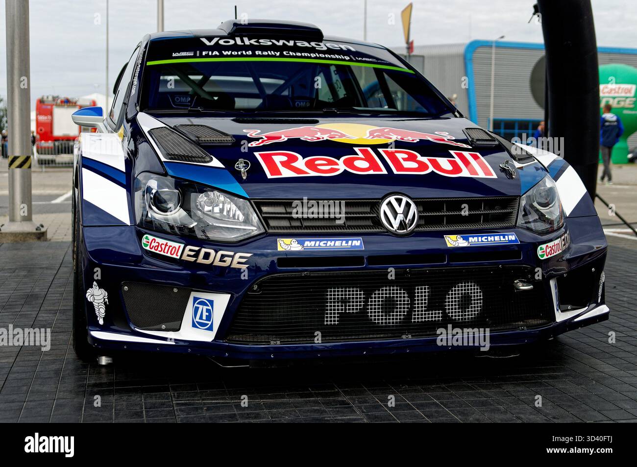 Voiture de rallye Volkswagen Polo R WRC avec livrée Red Bull exposée au Gymkhana Grid 2019 European Gauntlet Event. Banque D'Images