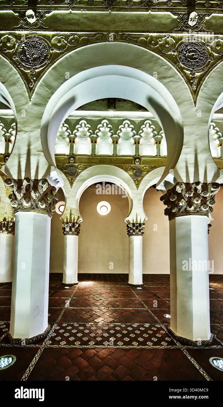 Synagogue de Santa María la Blanca, construite en 1180, située à Tolède, Espagne, Europe Banque D'Images