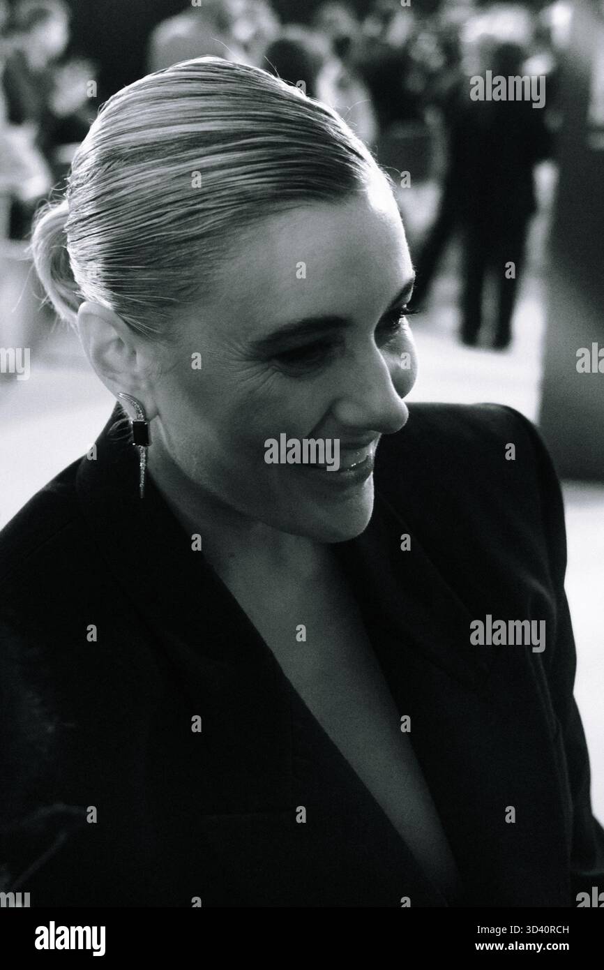 Greta Gerwig rencontre les fans au BFI London film Festival 2025 Red Carpet Gala première de 'Jay Kelly'. Banque D'Images