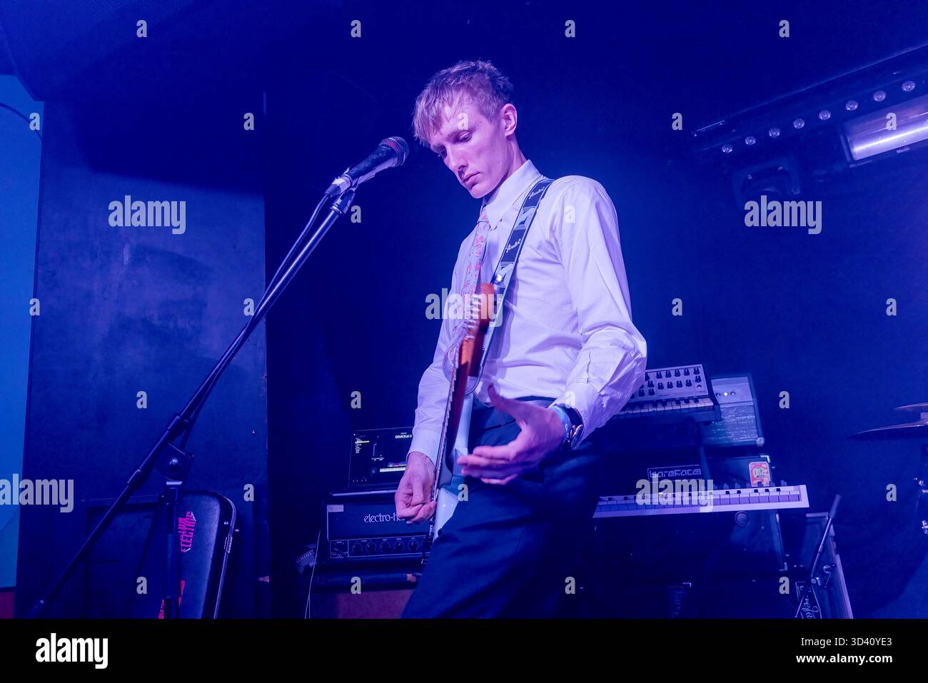 Revenge Club Brighton, East Sussex, Royaume-Uni. Ditz est en tête d'affiche au Revenge Club de Brighton. Le mutations Festival est un festival de musique multi-lieu de musique indi, metal et post punk. Ici Ditz est un groupe de rock anglais formé à Brighton en 2016. Le groupe se compose de Cal Francis, Caleb Remnant, Anton Mocock, Jack Looker, Sam Evans. 7 novembre 2025. David Smith/Alamy Banque D'Images