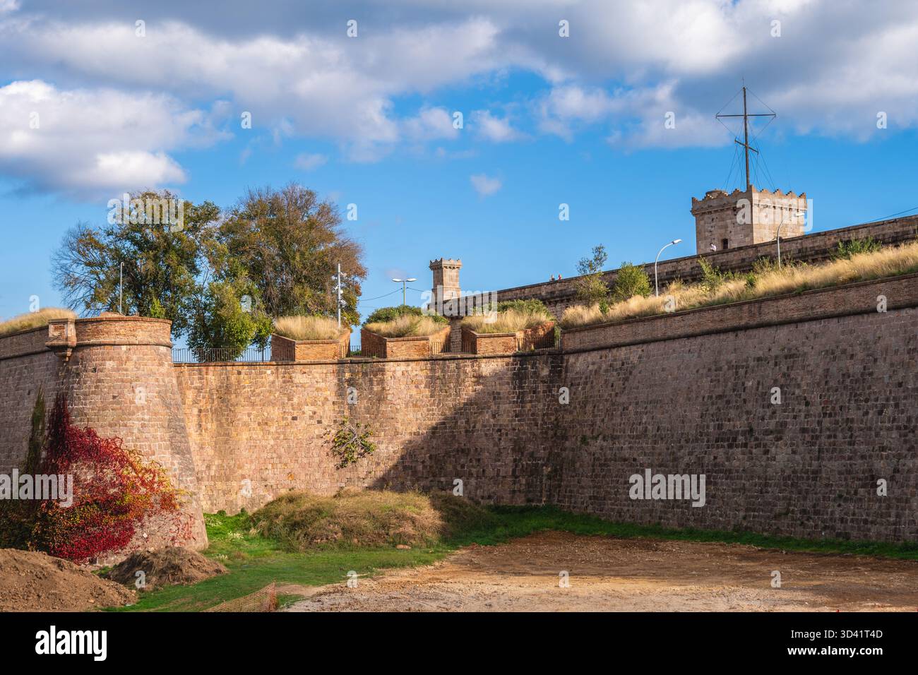 Château de Montjuic, une ancienne forteresse militaire au sommet de la colline de Montjuic à Barcelone, Catalogne, Espagne. Banque D'Images