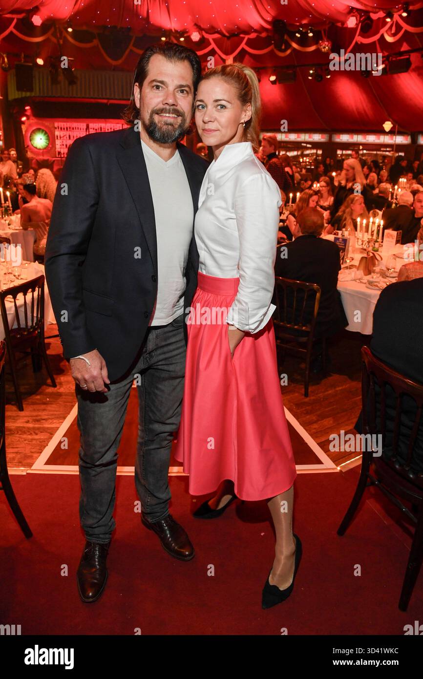 abb/Palazzo- Daniel Fehlow und Jessica Ginkel zu Gast BEI der Gala Premiere von Kolja Kleeberg und Hans-Peter Wodarz 17. Dîner-spectacle Unikate im PALAZZO-Spiegelpalast AM 07.11.2025 à Berlin Berlin Deutschland *** abb Palazzo Daniel Fehlow et Jessica Ginkel comme invités à la première gala de Kolja Kleeberg et Hans Peter Wodarz 17 dîner-spectacle Unikate au PALAZZO Spiegelpalast le 07 11 2025 à Berlin Allemagne Banque D'Images