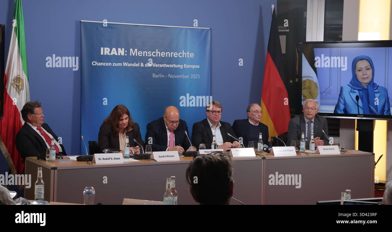 Berlin, Allemagne. 05 novembre 2025. Peter Altmaier, ancien ministre fédéral allemand, intervient lors de la conférence de Berlin sur l'Iran. Une conférence multipartite intitulée Iran Human Rights Opportunities for change and Europe's Responsibility a rassemblé des législateurs, des diplomates et des experts allemands pour aborder la crise de l'exécution iranienne et la répression transnationale. Maryam Rajavi, présidente élue du NCRI, a prononcé un discours par liaison vidéo exhortant l'Europe à mettre fin à l'apaisement et à agir de manière décisive contre les violations des droits de l'homme commises par Téhéran. (Photo de Siavosh Hosseini/SOPA images/Sipa USA) crédit : Sipa USA/Alamy Live News Banque D'Images