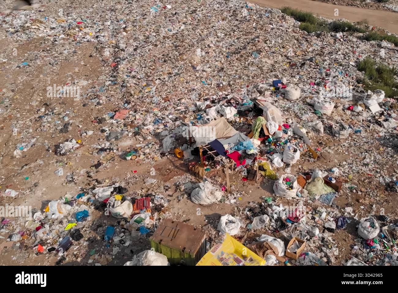 Décharge des ordures, vue de dessus de la poubelle. Décharge sanitaire. Banque D'Images