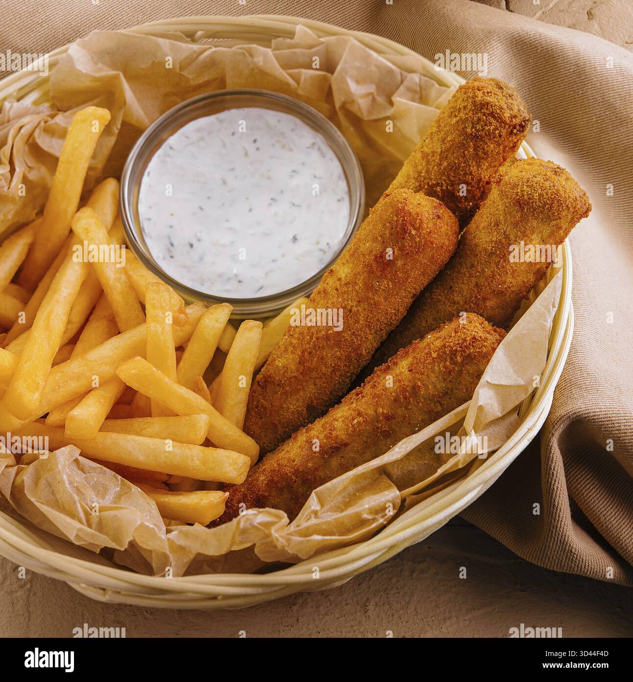 Nourriture, frites et nuggets de poulet frits Banque D'Images