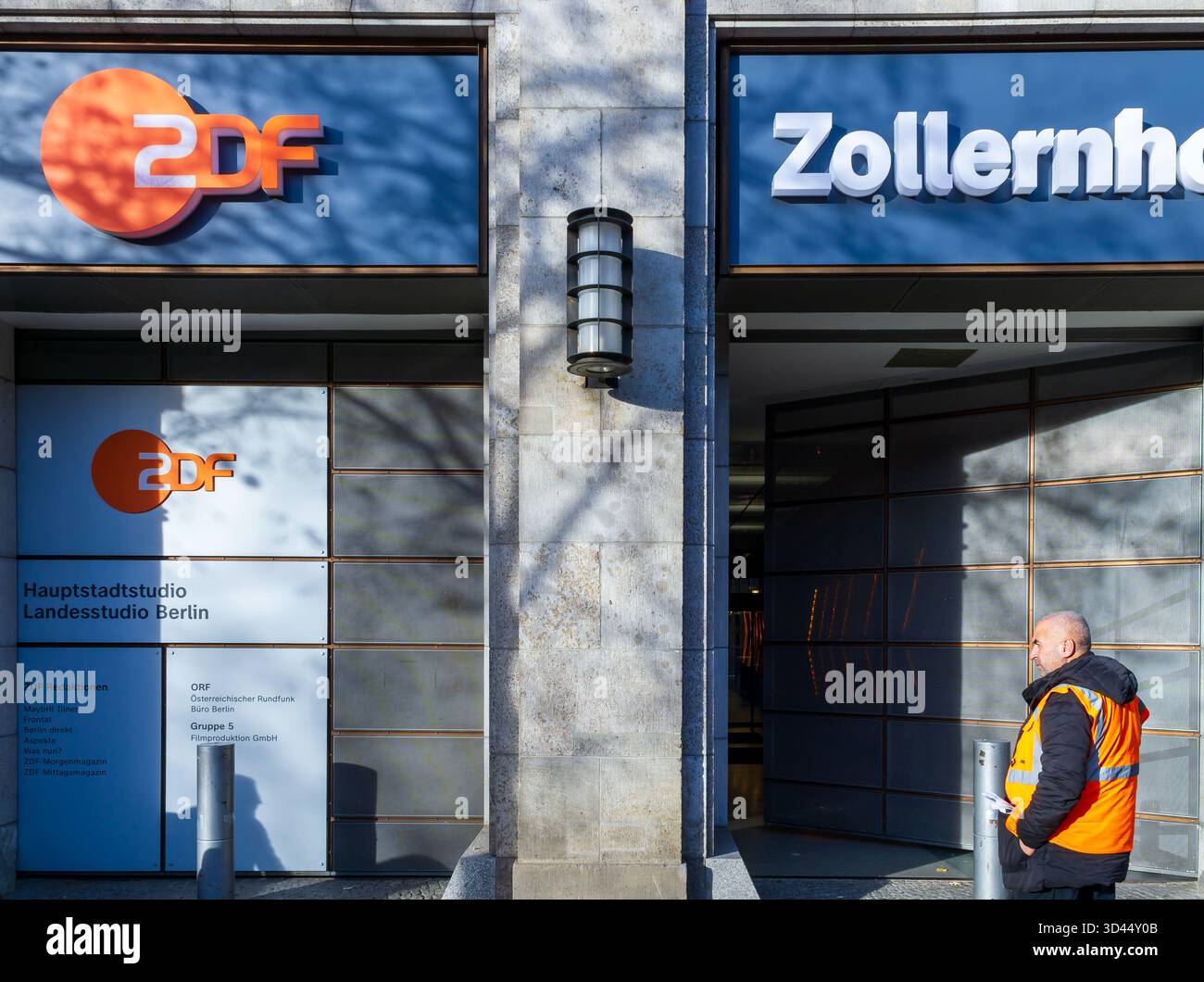 L'extérieur du ZDF Hauptstadtstudio (bâtiment Zollernhof) sur Unter den Linden à Berlin Mitte. Banque D'Images