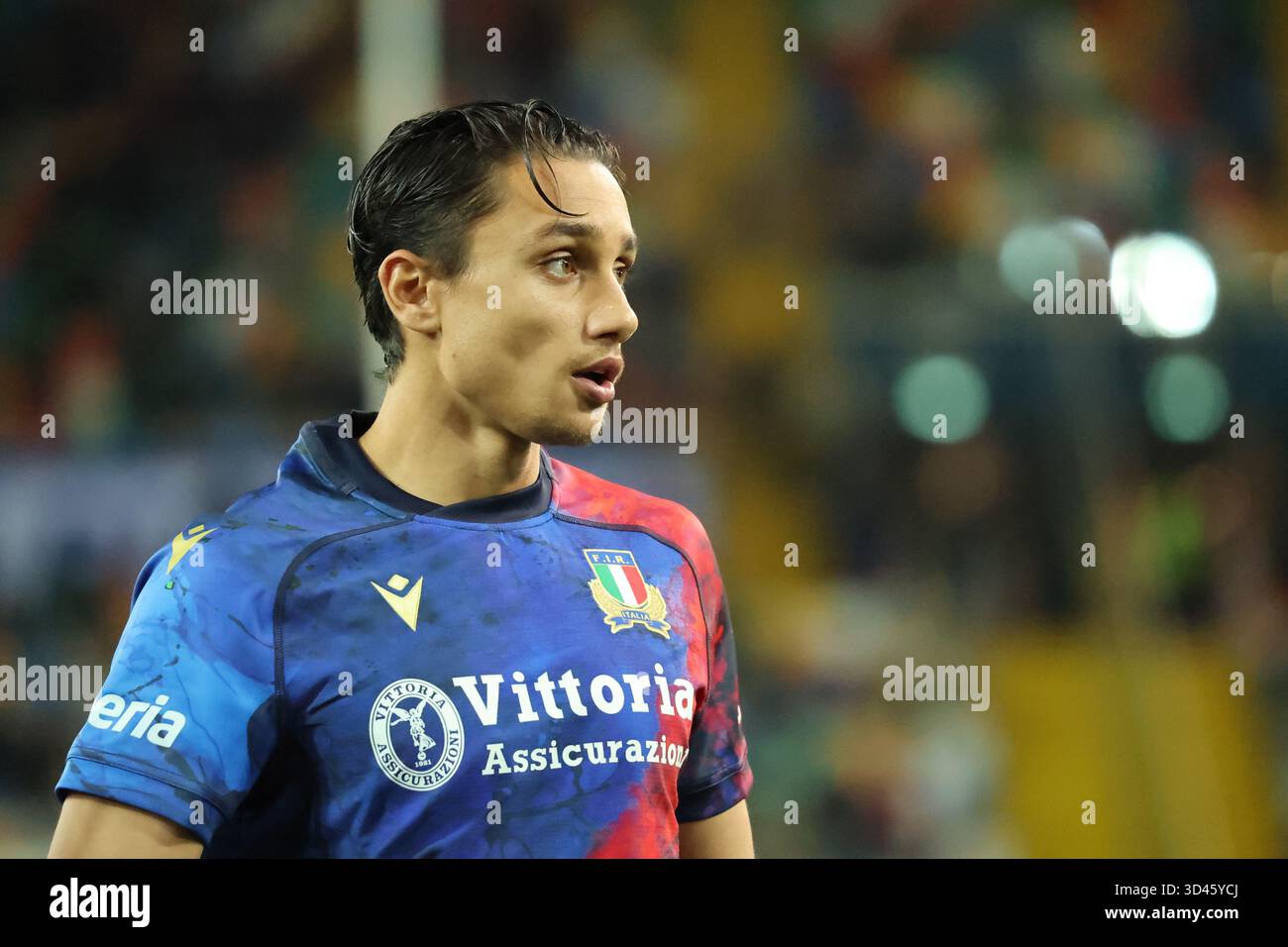 Udine, Italie. 08/11/2025, Udine, Bluenergy Stadium, QUILTER NATIONS SERIES semaine 2 : Italie vs Australie, Ange Capuozzo (Italie's Full-Back #15) pendant l'échauffement crédit : Just Pictures GmbH/Alamy Live News Banque D'Images