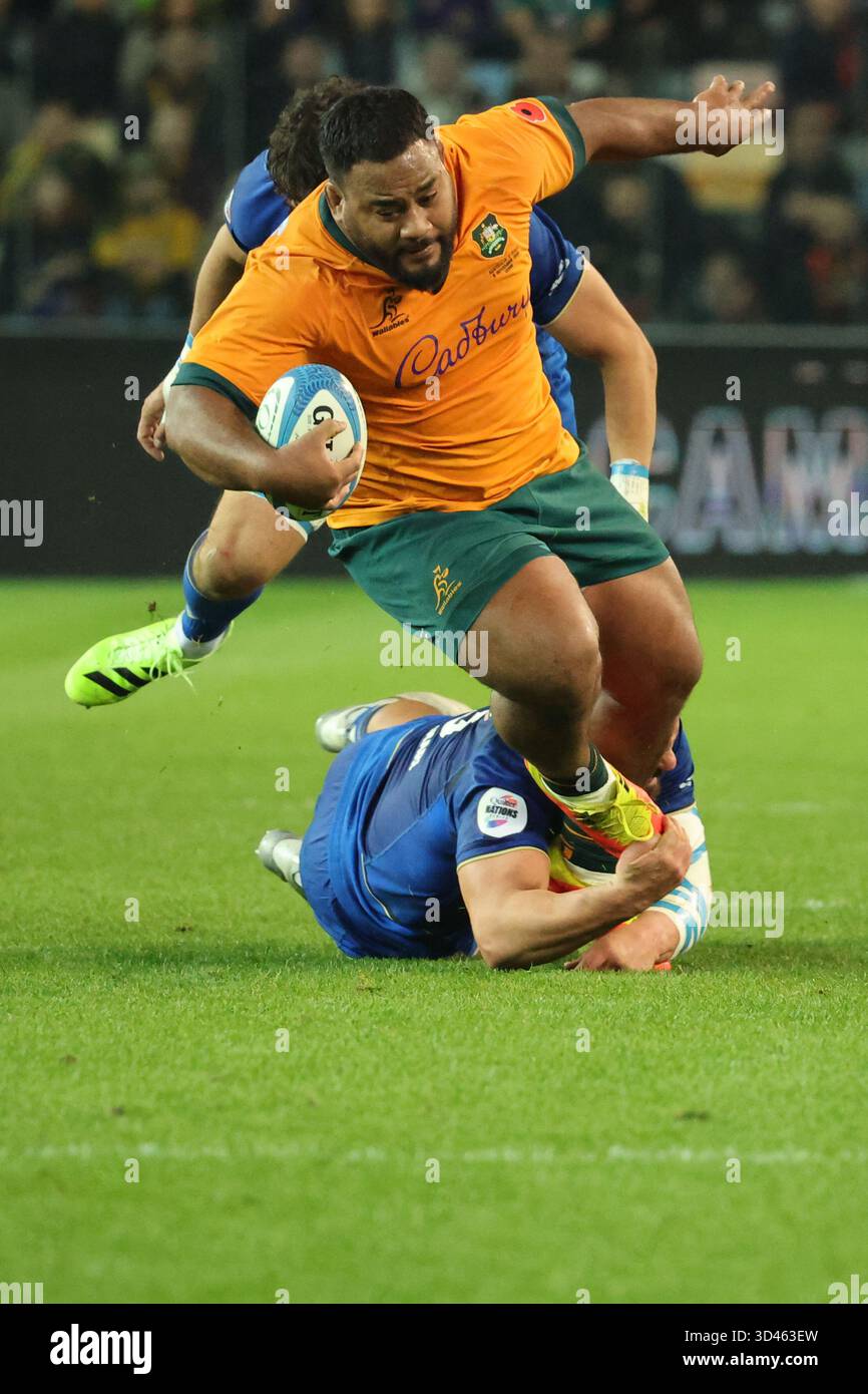 Udine, Italie. 08/11/2025, Udine, Bluenergy Stadium, QUILTER NATIONS SERIES semaine 2 : Italie vs Australie, Simone Ferrari (l'accessoire Tighthead italien #3) succédant à Taniela Tupou (l'accessoire Tighthead #3 des Wallabies) crédit : Just Pictures GmbH/Alamy Live News Banque D'Images