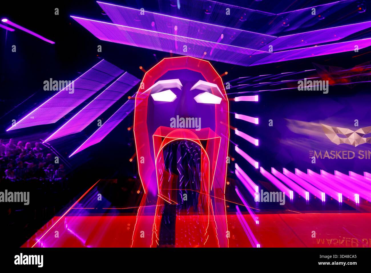 Die Kulisse, durch die die Figuren die Bühne betreten, in der ProSieben-Show the Masked Singer in den MMC-Studios in Ossendorf. Themenbild, Symbolbild Köln, 08.11.2025 NRW Deutschland *** la toile de fond par laquelle les personnages entrent sur scène dans le ProSieben montre le chanteur masqué aux studios MMC à Ossendorf image thématique, image symbolique Cologne, 08 11 2025 NRW Allemagne Copyright : xChristophxHardtx Banque D'Images