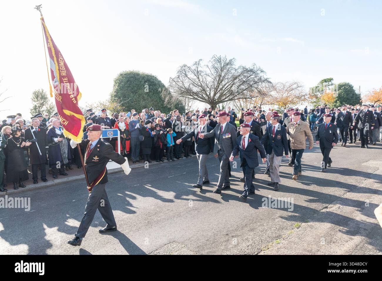 Clifftown Parade, Southend on Sea, Essex, Royaume-Uni. 9 novembre 2025. Un service du dimanche du souvenir a lieu au mémorial de guerre de Southend, au-dessus du front de mer de Southend on Sea. Les députés et dignitaires locaux ont reçu le salut des branches militaires présentes, des cadets et d'autres groupes Banque D'Images