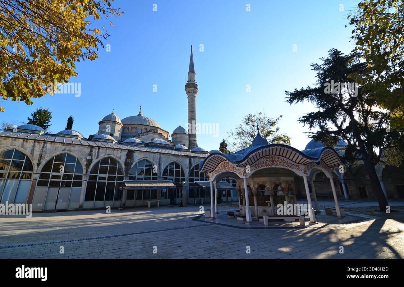 La mosquée Sokollu Mehmet Pacha, située à Luleburgaz, Kirklareli, Turquie, a été construite par Mimar Sinan au XVIe siècle. Banque D'Images