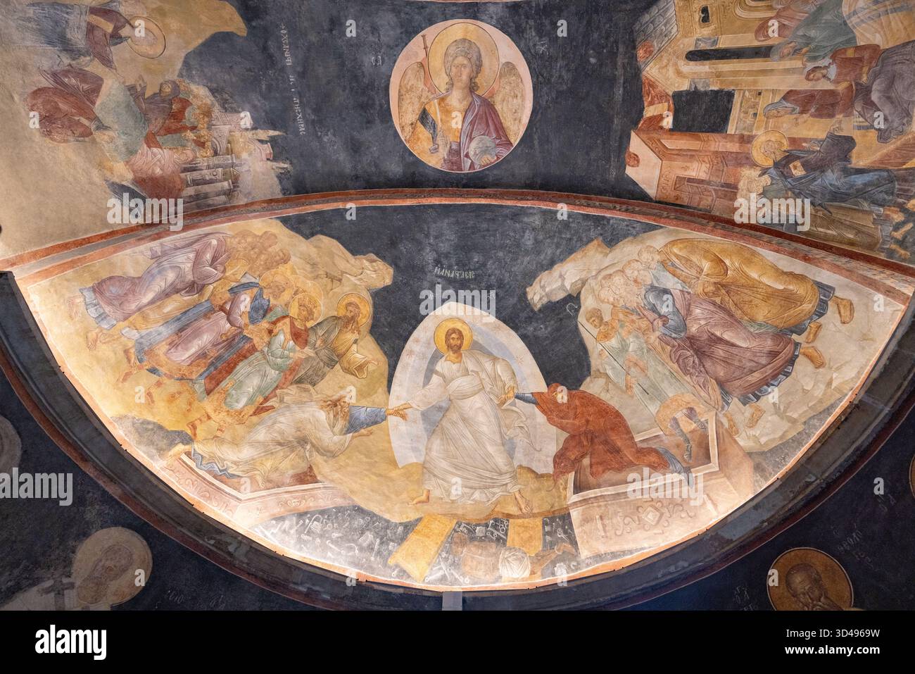 L'église Chora, aujourd'hui la mosquée Kariye, est une église byzantine célèbre pour ses mosaïques ornées et fresques représentant des scènes religieuses et chrétiennes. Banque D'Images
