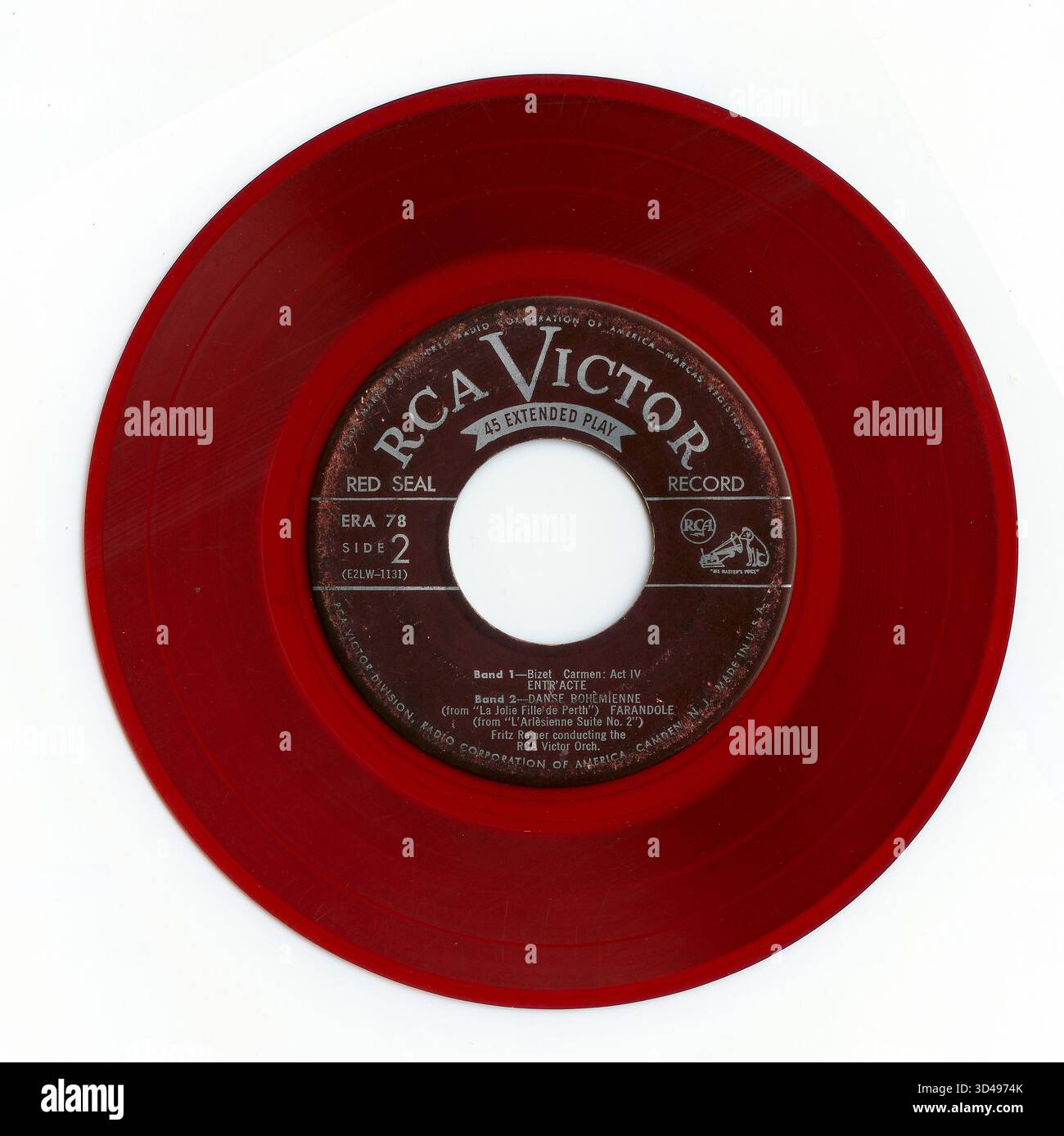 Bizet, Carmen ; danse Bohemienne, Farandole. Frtitz Reiner dirige l'Orchestre RCA Victor. RCA Victor 'Red Seal' record. Ce disque de 7 pouces à 45 tr/min a été introduit en 1949 comme alternative aux disques « LP » de 33⅓ tr/min de leur rival, CBS/Columbia. Banque D'Images