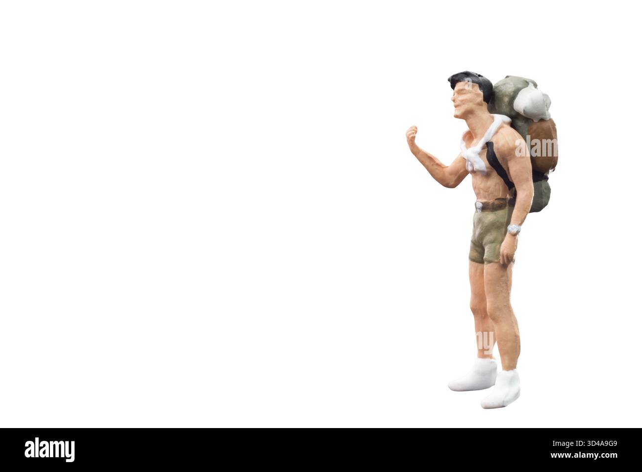 Backpacker miniature, gens touristiques isolés sur fond blanc avec chemin de clipping Banque D'Images