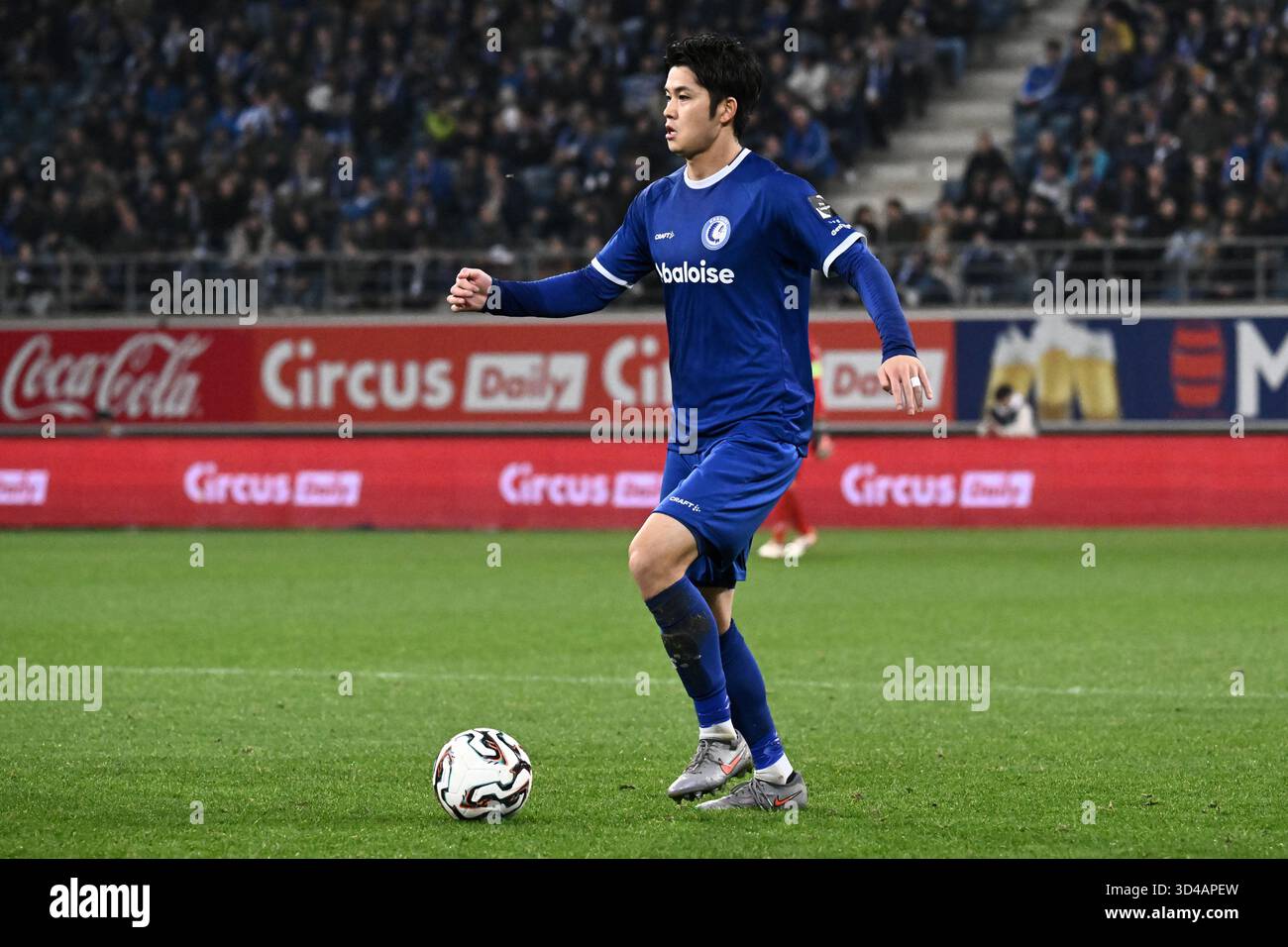 Gand, Belgique. 09 novembre 2025. Atsuki Ito de Gand photographié en action lors d'un match de football entre KAA Gent et KRC Genk, dimanche 09 novembre 2025 à Gand, le jour 14 de la première division 'Jupiler Pro League' 2025-2026 du championnat belge. BELGA PHOTO MAARTEN STRAETEMANS crédit : Belga News Agency/Alamy Live News Banque D'Images