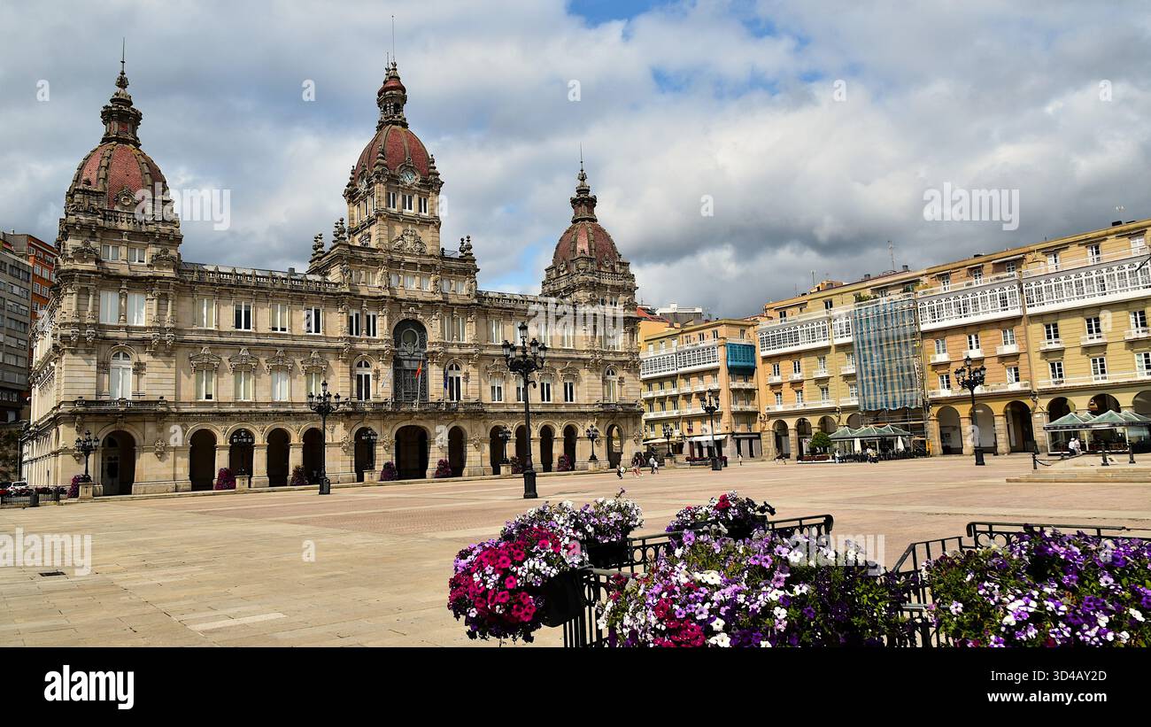 Hôtel de ville de la Coruña sur la place Maria Pita Banque D'Images