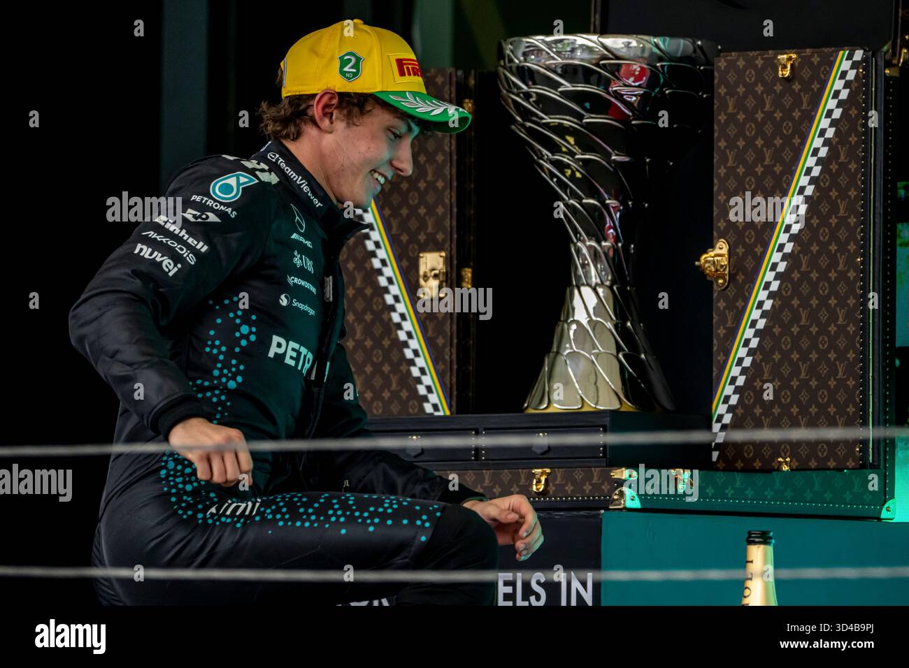 Sao Paulo, Brésil, 09 novembre 2025, Andrea Kimi Antonelli, originaire d'Allemagne, concourt pour Mercedes. Le jour de la course du Grand Prix de Sao Paulo 2025, qui se déroule à Sao Paulo, au Brésil. Crédit : Michael Potts/Alamy Live News Banque D'Images