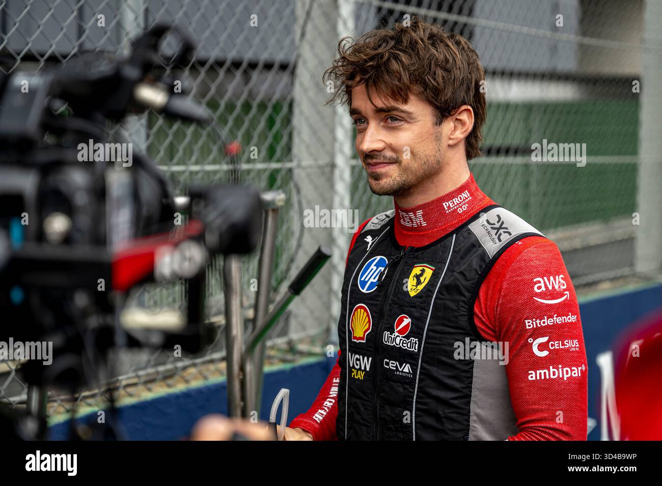 Sao Paulo, Brésil, 09 novembre 2025, Charles Leclerc, de Monaco, concourt pour Ferrari. Le jour de la course du Grand Prix de Sao Paulo 2025, qui se déroule à Sao Paulo, au Brésil. Crédit : Michael Potts/Alamy Live News Banque D'Images