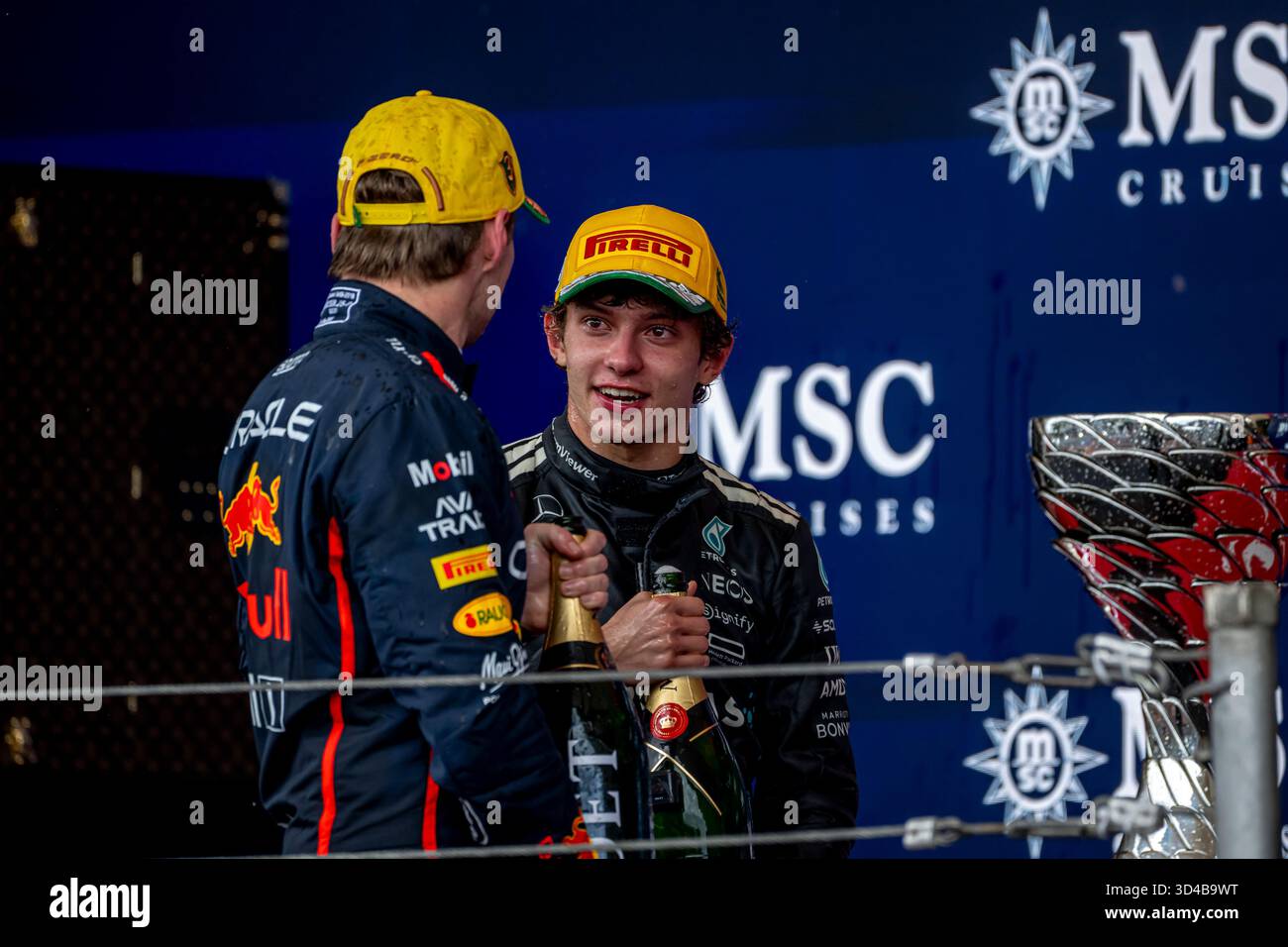 Sao Paulo, Brésil, 09 novembre 2025, Andrea Kimi Antonelli, originaire d'Allemagne, concourt pour Mercedes. Le jour de la course du Grand Prix de Sao Paulo 2025, qui se déroule à Sao Paulo, au Brésil. Crédit : Michael Potts/Alamy Live News Banque D'Images