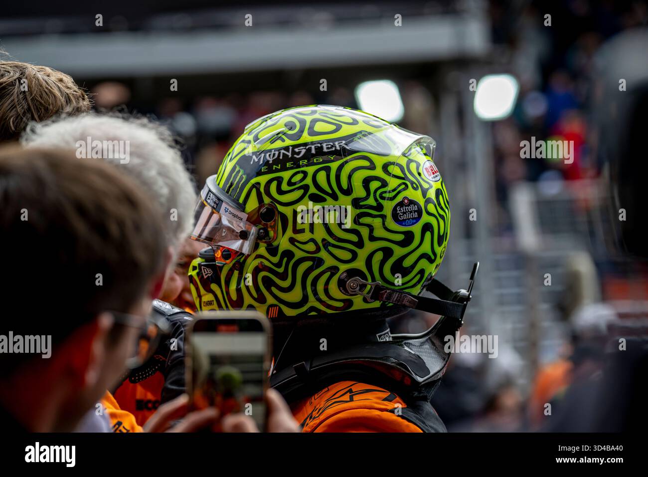 Sao Paulo, Brésil, 09 novembre 2025, Lando Norris, du Royaume-Uni, concourt pour McLaren F1. Le jour de la course du Grand Prix de Sao Paulo 2025, qui se déroule à Sao Paulo, au Brésil. Crédit : Michael Potts/Alamy Live News Banque D'Images