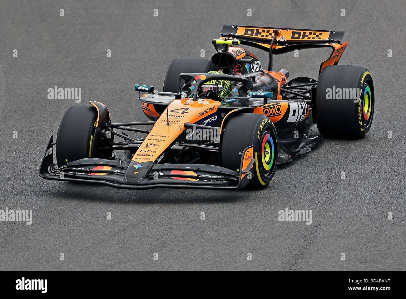 Sao Paulo, Brésil. 9 novembre 2025. Lando Norris (GBR) McLaren F1 Team MCL39 Mercedes lors du Grand Prix de F1 du Brésil à Autodromo Jose Carlos Pace le 09 novembre 2025 à Sao Paulo, Brésil. Photo : Heuler Andrey/DiaEsportivo/Alamy Live News crédit : DiaEsportivo/Alamy Live News Banque D'Images