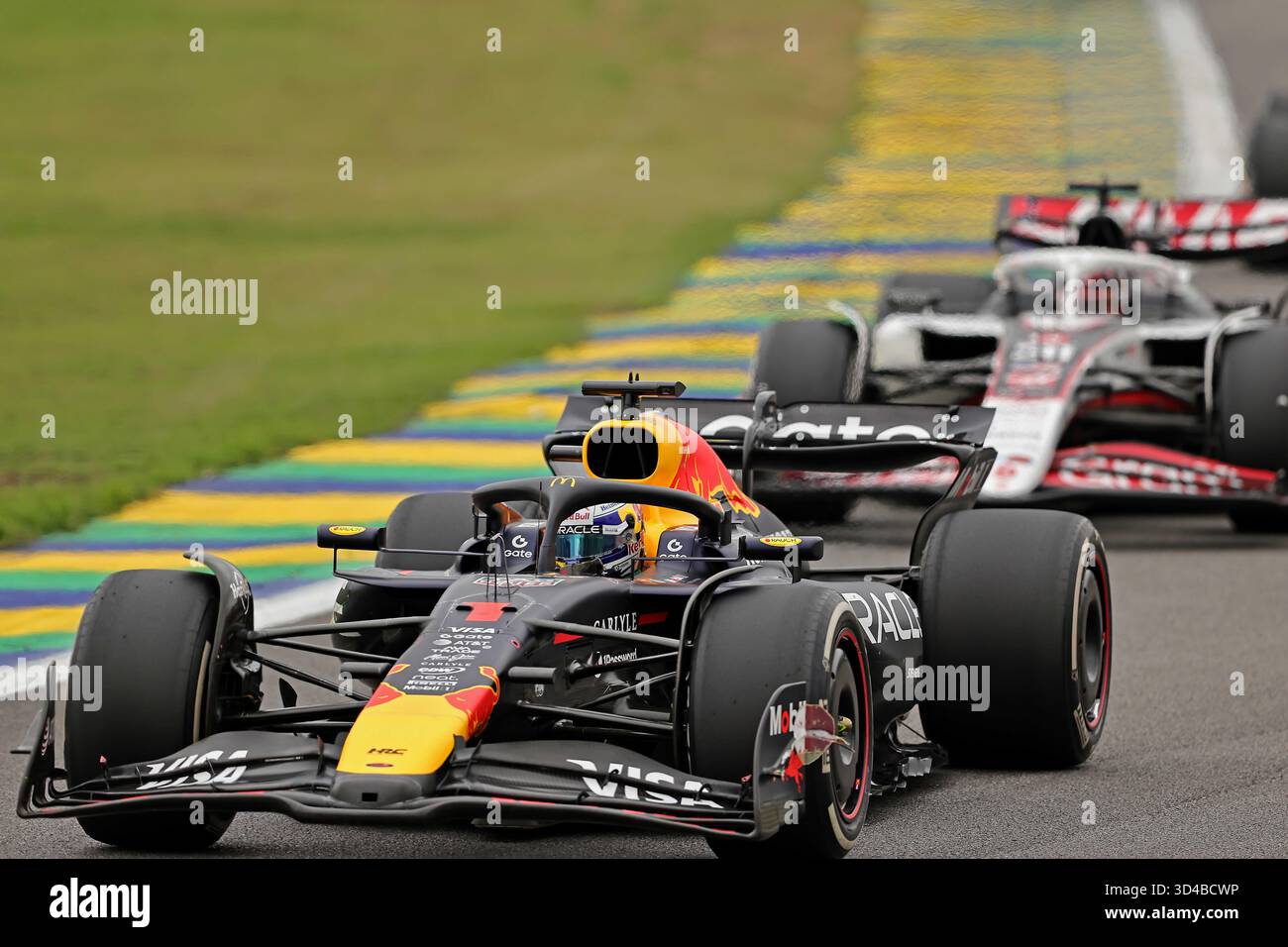 Sao Paulo, Brésil. 9 novembre 2025. Max Verstappen (NED) Oracle Red Bull Racing RB21 Honda lors du Grand Prix F1 du Brésil à Autodromo Jose Carlos Pace le 09 novembre 2025 à Sao Paulo, Brésil. Photo : Heuler Andrey/DiaEsportivo/Alamy Live News crédit : DiaEsportivo/Alamy Live News Banque D'Images