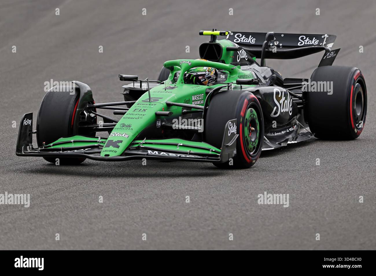 Sao Paulo, Brésil. 9 novembre 2025. Gabriel Bortoleto (BRA) pioche F1 Team Kick Sauber C45 Ferrari lors du Grand Prix de F1 du Brésil à Autodromo Jose Carlos Pace le 09 novembre 2025 à Sao Paulo, Brésil. Photo : Heuler Andrey/DiaEsportivo/Alamy Live News crédit : DiaEsportivo/Alamy Live News Banque D'Images