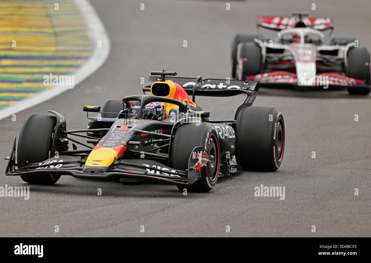 Sao Paulo, Brésil. 9 novembre 2025. Max Verstappen (NED) Oracle Red Bull Racing RB21 Honda lors du Grand Prix F1 du Brésil à Autodromo Jose Carlos Pace le 09 novembre 2025 à Sao Paulo, Brésil. Photo : Heuler Andrey/DiaEsportivo/Alamy Live News crédit : DiaEsportivo/Alamy Live News Banque D'Images