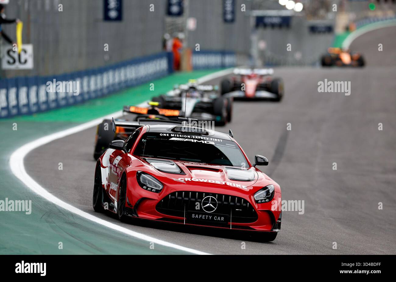 FIA Mercedes-AMG GT Black Series Safety car lors du Grand Premio de Sao Paulo 2025 de formule 1, Grand Prix de Sao Paulo 2025, 21ème manche du Championnat du monde de formule 1 2025 de la FIA du 7 au 9 novembre 2025 sur l'Interlagos, à Sao Paulo, au Brésil Banque D'Images