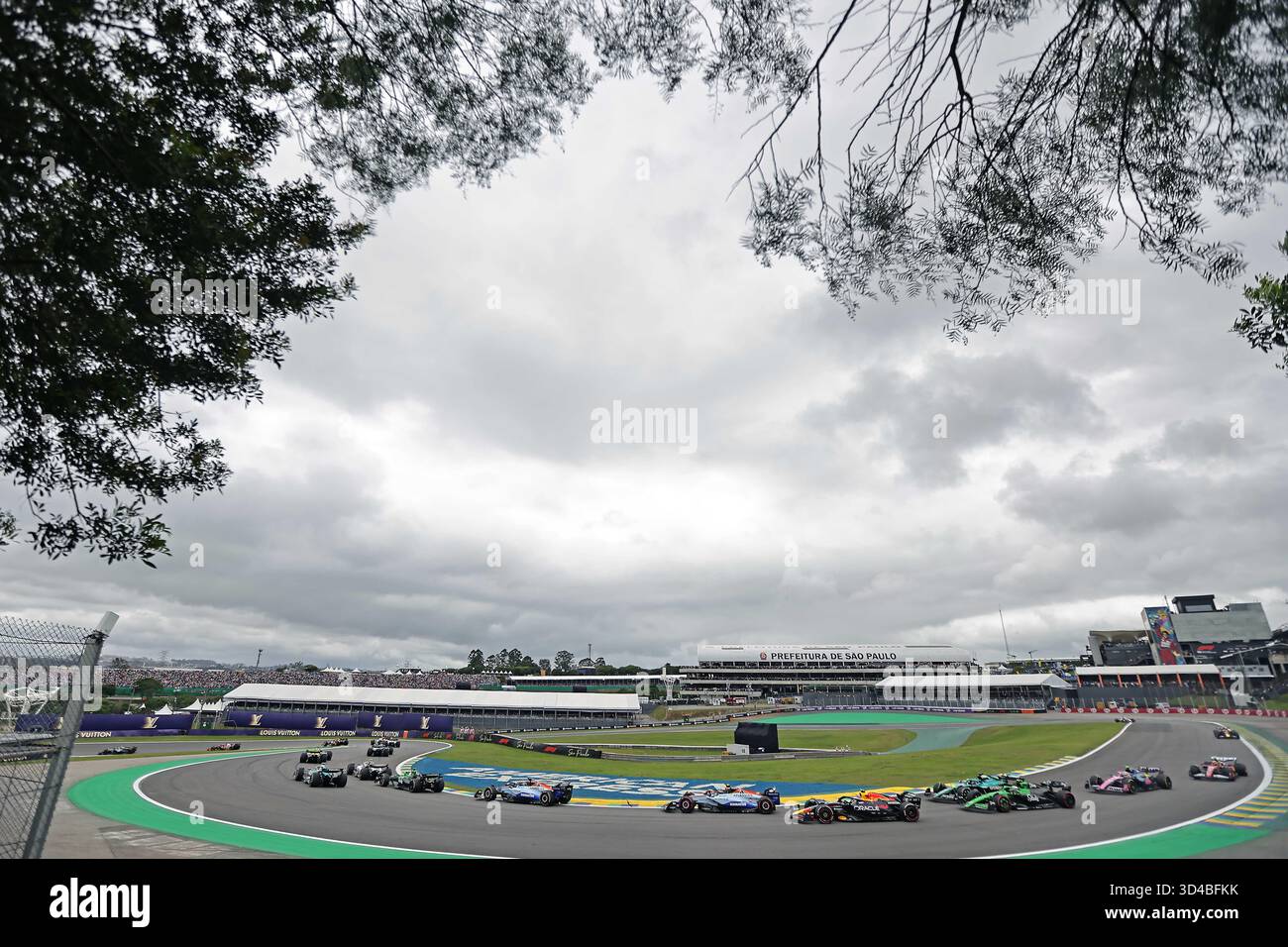 Sao Paulo, Brésil. 9 novembre 2025. Vue générale de l'Autodromo Jose Carlos Pace lors du premier tour du Grand Prix de F1 du Brésil à l'Autodromo Jose Carlos Pace le 09 novembre 2025 à Sao Paulo, Brésil. Photo : Heuler Andrey/DiaEsportivo/Alamy Live News crédit : DiaEsportivo/Alamy Live News Banque D'Images