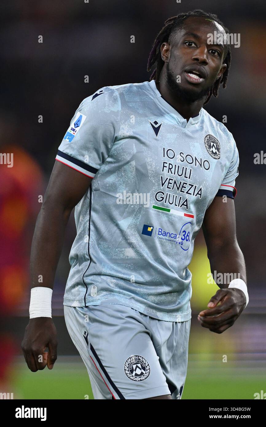 Rome, Italie. 9 novembre 2025. Hassane Kamara d'Udinese Calcio est en action lors de la 11ème journée du Championnat de Serie A entre A.S. Roma et Udinese Calico au stade Olympique le 9 novembre 2025 à Rome, Italie. Crédit : Domenico Cippitelli/Alamy Live News Banque D'Images