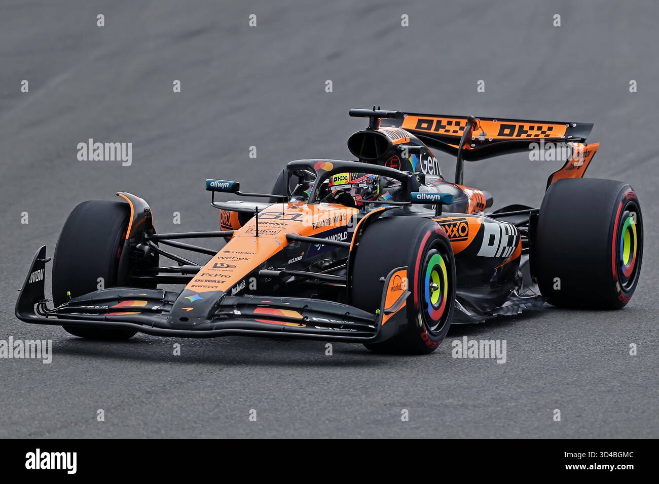 Sao Paulo, Brésil. 9 novembre 2025. Oscar Piastri (AUS) McLaren F1 Team MCL39 Mercedes lors du Grand Prix de F1 du Brésil à Autodromo Jose Carlos Pace le 09 novembre 2025 à Sao Paulo, Brésil. Photo : Heuler Andrey/DiaEsportivo/Alamy Live News crédit : DiaEsportivo/Alamy Live News Banque D'Images