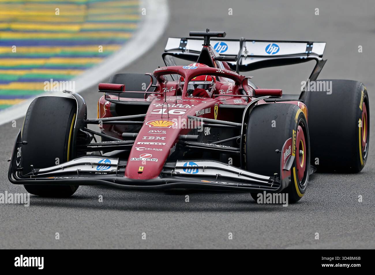 Sao Paulo, Brésil. 9 novembre 2025. Charles Leclerc (mon) Scuderia Ferrari SF-25 lors du Grand Prix F1 du Brésil à Autodromo Jose Carlos Pace le 09 novembre 2025 à Sao Paulo, Brésil. Photo : Heuler Andrey/DiaEsportivo/Alamy Live News crédit : DiaEsportivo/Alamy Live News Banque D'Images
