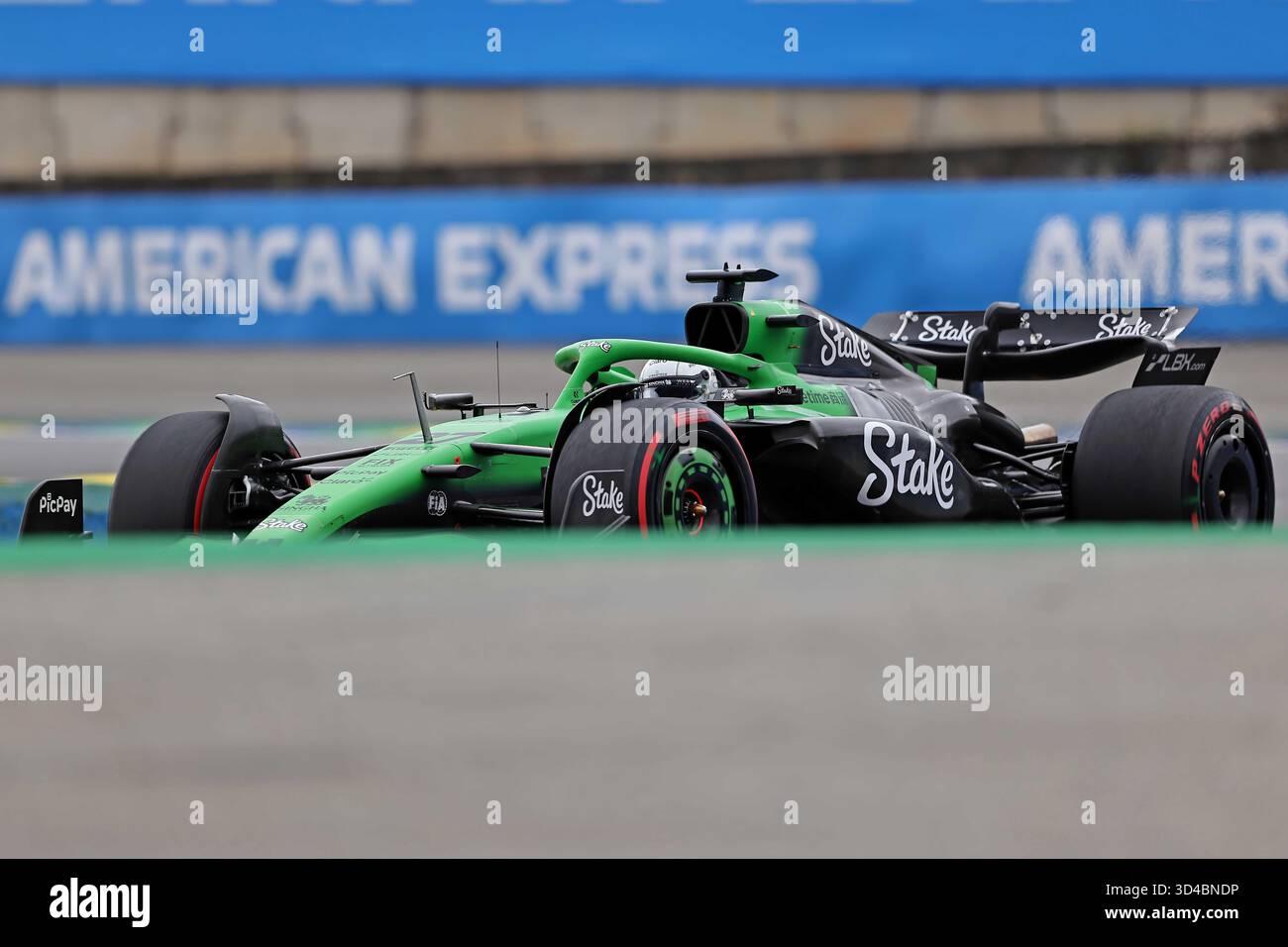 Sao Paulo, Brésil. 9 novembre 2025. Nico Hulkenberg (GER) pioche F1 Team Kick Sauber C45 Ferrari lors du Grand Prix de F1 du Brésil à Autodromo Jose Carlos Pace le 09 novembre 2025 à Sao Paulo, Brésil. Photo : Heuler Andrey/DiaEsportivo/Alamy Live News crédit : DiaEsportivo/Alamy Live News Banque D'Images