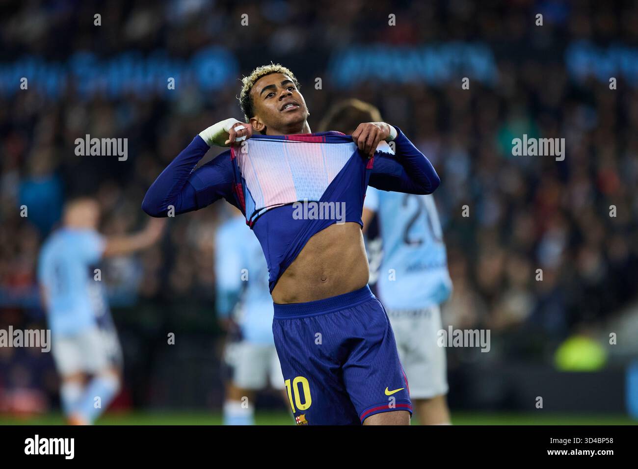 Vigo, Espagne. 09 novembre 2025. VIGO, ESPAGNE - 9 NOVEMBRE : XXXXXX lors du match LaLiga EA Sports entre le RC Celta de Vigo et le FC Barcelone au stade Abanca Balaidos le 9 novembre 2025 à Vigo, Espagne. (Photo de Diego Simon/photo Players images/Magara Press) crédit : Magara Press SL/Alamy Live News Banque D'Images