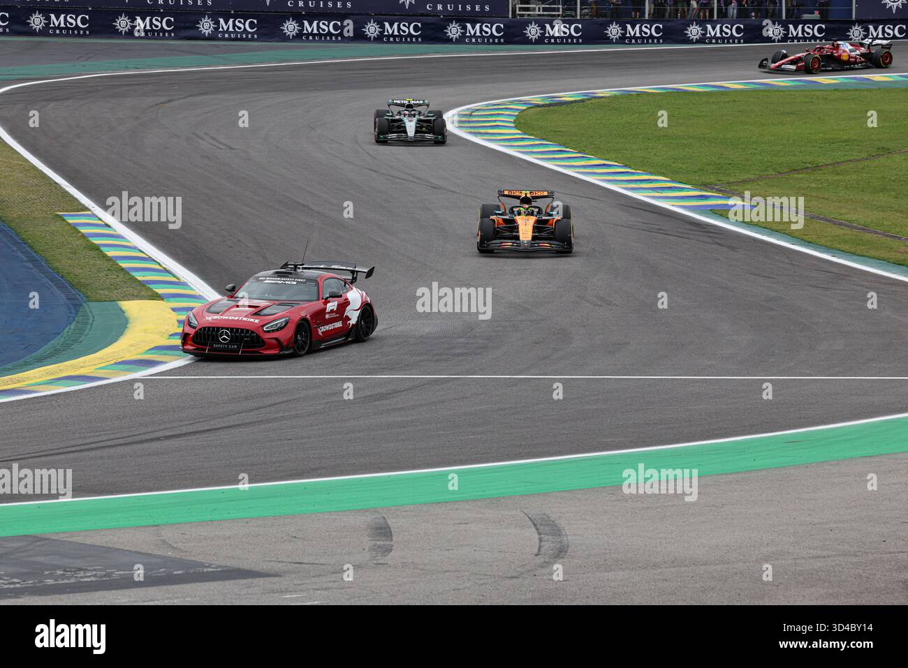 10/19/2025 - voiture de sécurité - Mercedes AMG GT Black Series lors de la course du Grand Prix de formule 1 MSC croisières de São Paulo 2025 à Autódromo José Carlos Pace, São Paulo, Brésil, avant la 21e manche du Championnat du monde FIA de formule 1 2025 (6-9 novembre 2025). (Photo Alessio de Marco/Sipa USA) Banque D'Images